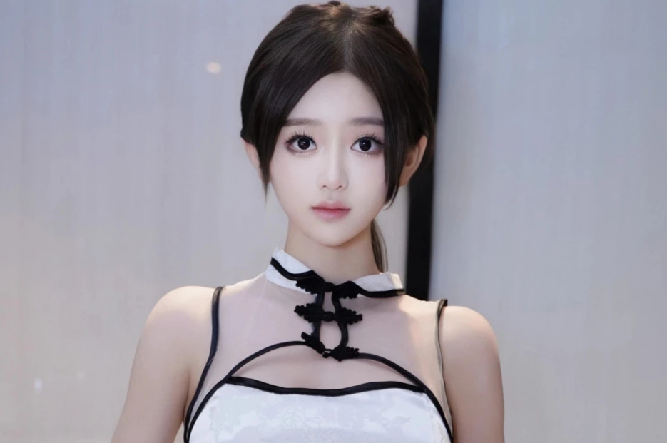 奶茶味的包子童颜萝莉翘臀美腿白皙肌肤诱人