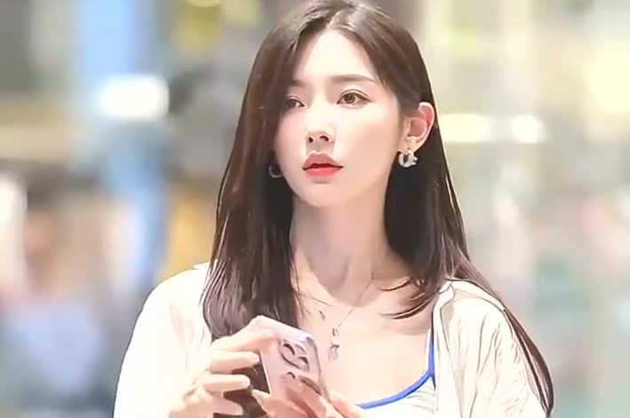 街拍街头偶遇清纯美女惊艳瞬间