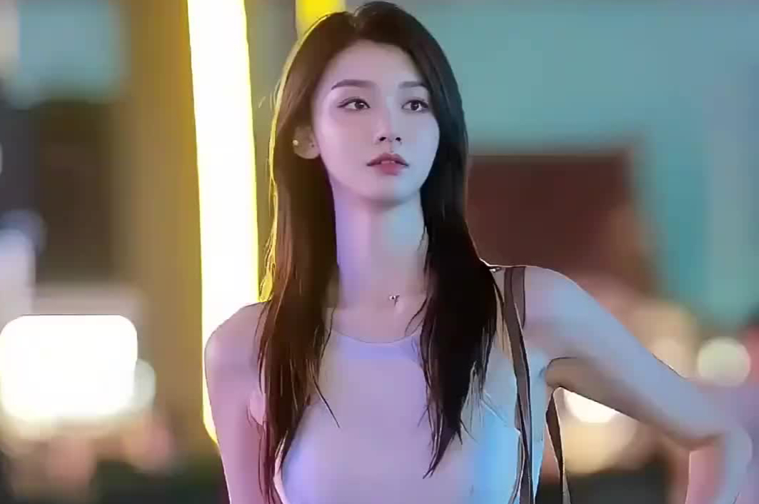 街拍连衣裙美女修长美腿雪肤蜜桃绝美身材
