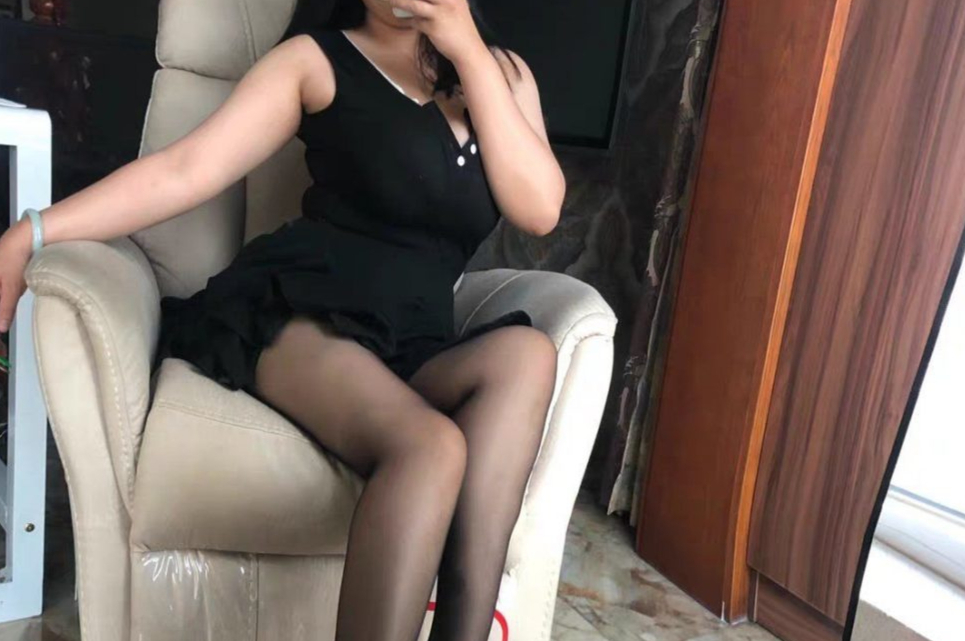 爱了爱了这款黑丝很显瘦修身