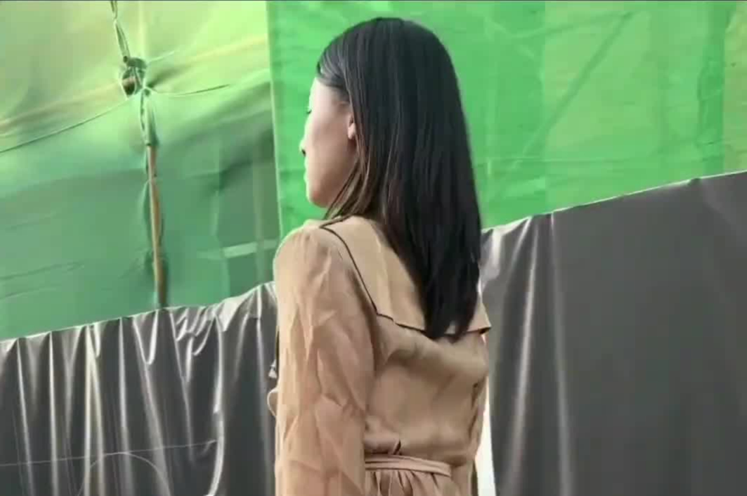 街拍街头偶遇美女美景尽收眼底
