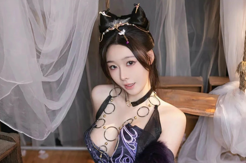 小逗逗清纯美女翘臀酥胸极致诱惑