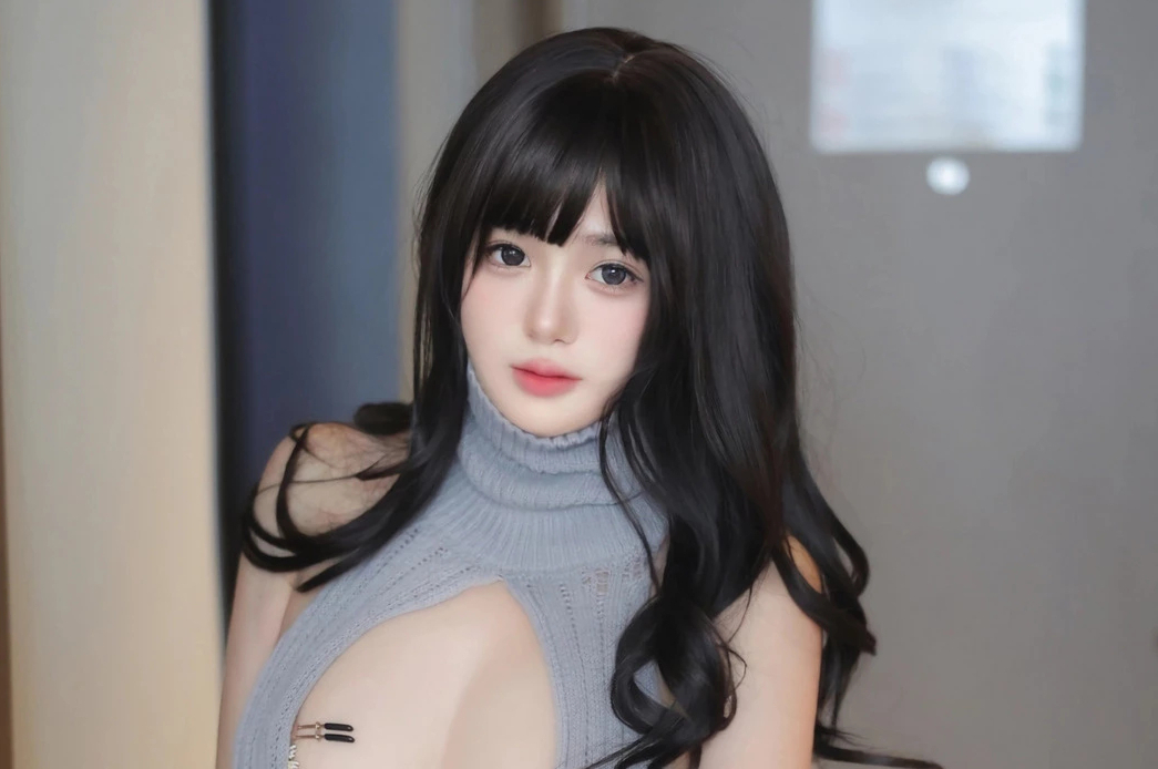金小依甜美少女雪白肌修长腿蜜桃臀挺拔