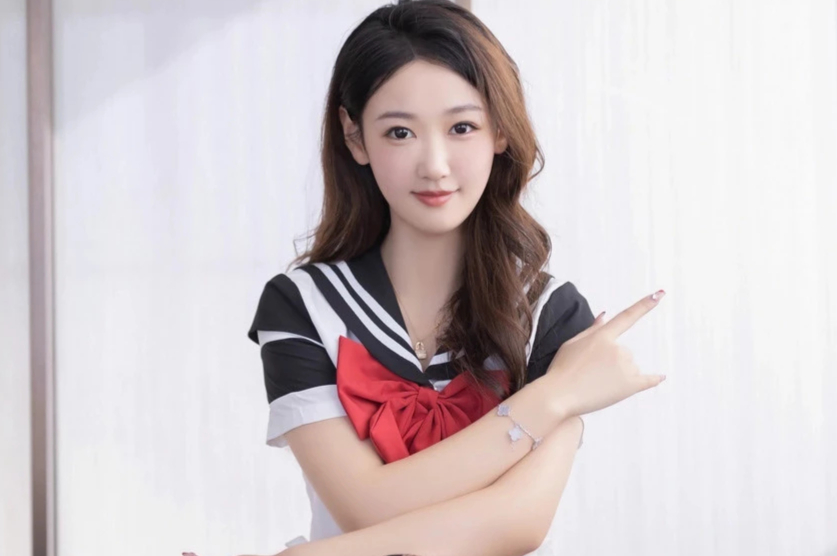 唐安琪白皙美腿翘臀性感冷艳御姐酥胸