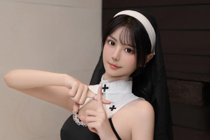 幼幼甜美尤物少女丰满翘臀雪肤美腿