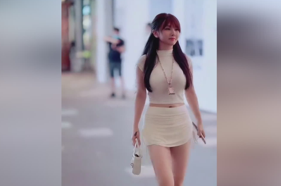 修长美腿雪白肌翘臀美女胸饱满完美身材