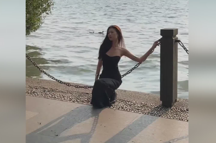 修长美腿白皙肌肤性感妩媚御姐范