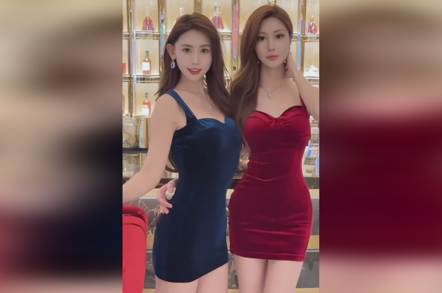 街拍清纯甜美少女雪白修长美腿