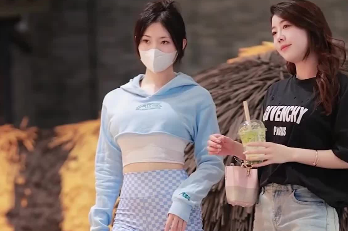 阳光妩媚白皙肌酥胸美腿蜜桃臀
