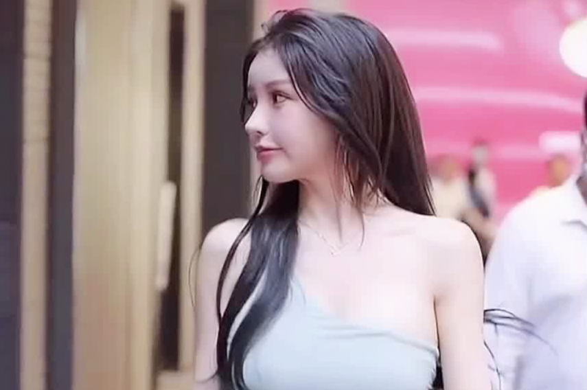 雪肤长腿妩媚尤物太迷人