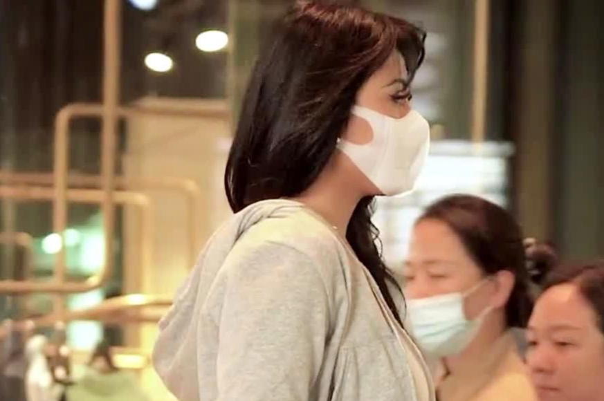 街拍修长美腿丰满身材蜜桃臀美得词穷