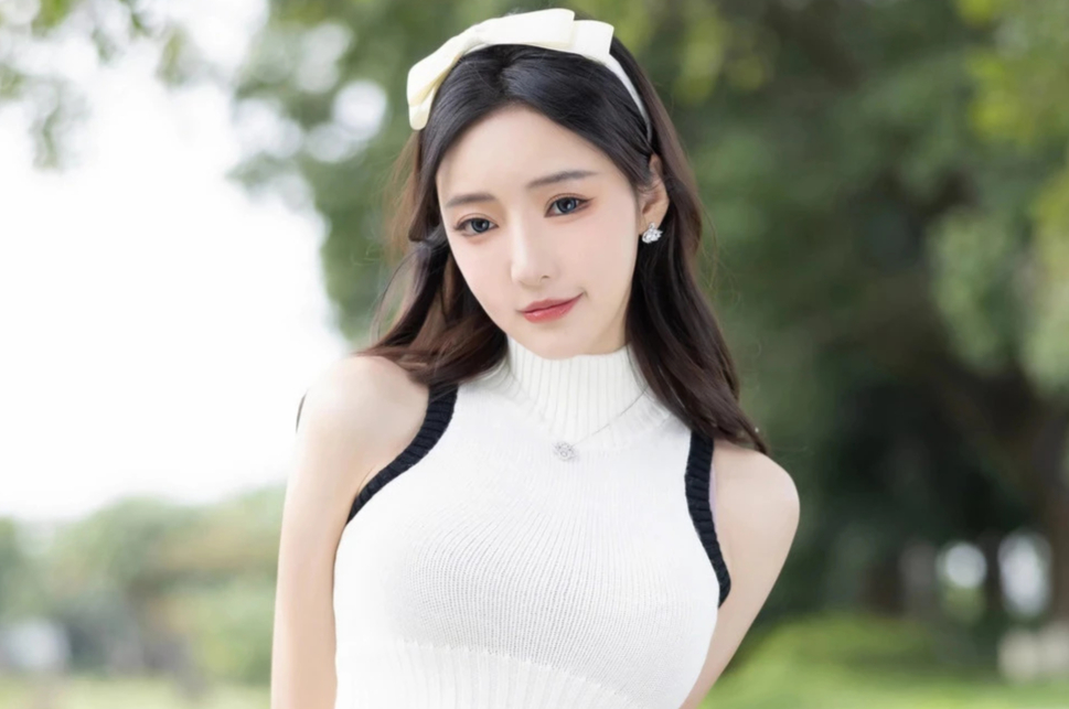 王馨瑶雪肤美腿翘臀挺胸完美少女写真