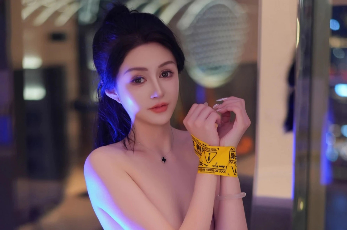 林幼一白皙美腿蜜桃臀甜美清纯美女写真
