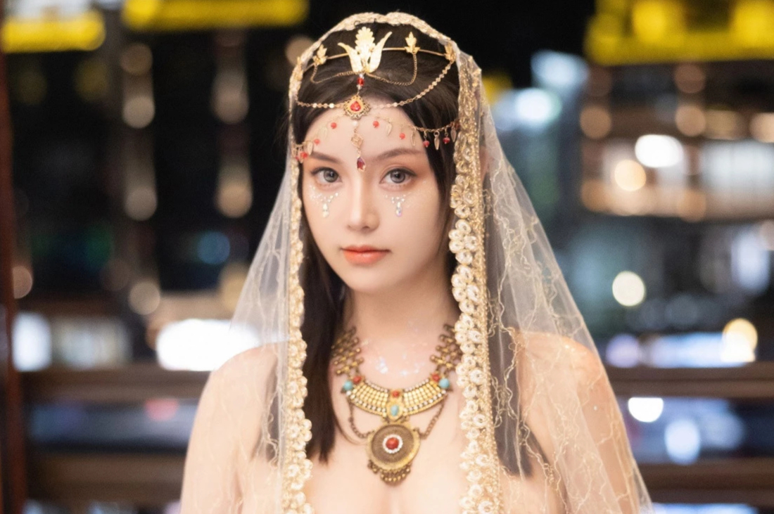 豆瓣酱甜美清纯美女冷白皮修长美腿蜜桃臀